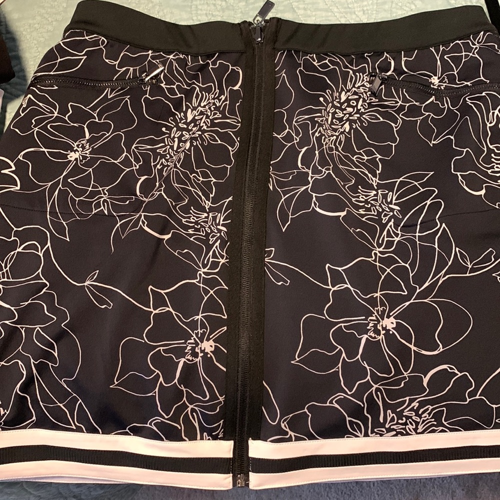 Tail Golf reversible skirt with black short